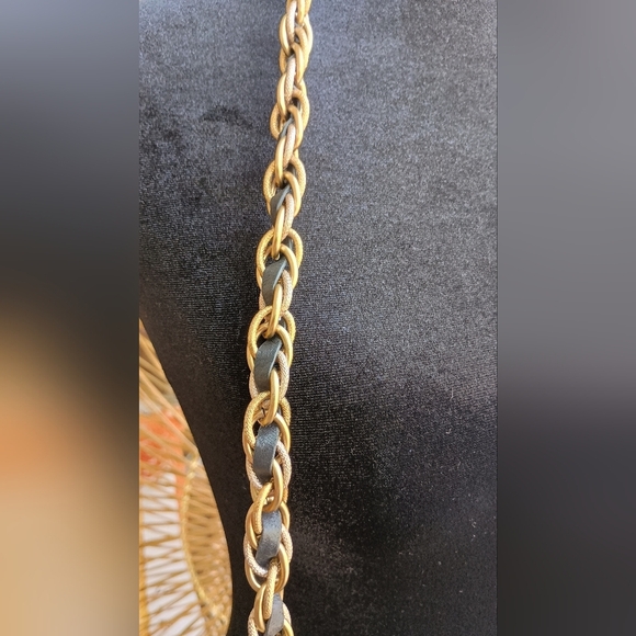 Elliot Lucca Elegant Chain Strap Women Crossbody Bag - Picture 4 of 7